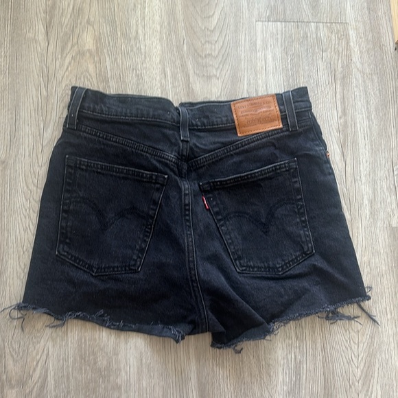 levi’s ribcage black short - Picture 3 of 3
